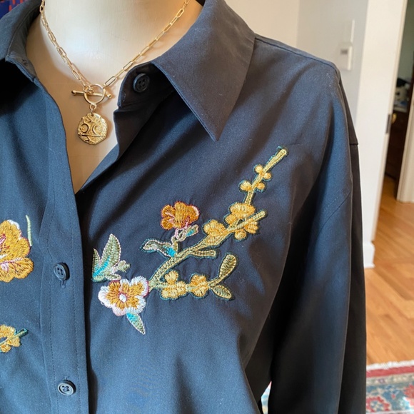 Chico's Black‎ Embroidered Tunic - Size 3 - Picture 2 of 11